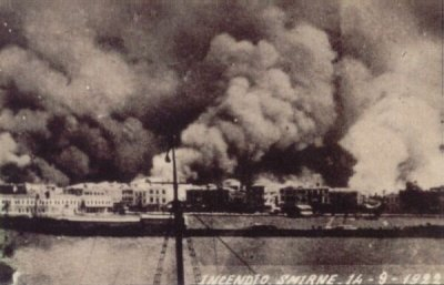 Great_Fire_of_Smyrna Great_Fire_of_Smyrna.jpg‎ ((400 × 257 pixel, μέγεθος αρχείου: 21 KB, τύπος MIME: image/jpeg))   (c) wikipedia