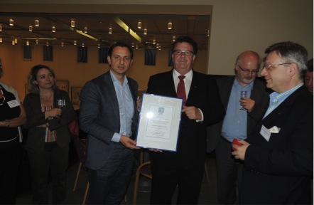 Ο Υφυπουργός Χανς-Γιόαχιμ Φούχτελ μαζί με τον Πρόεδρο του DHW Γιώργο Χατζημαρκάκη, τον εκπρόσωπο των Επιμελητηρίων Μάρτιν Κναπ και τον Αντιπρόεδρο του DHW Φαίδωνα Κοτσαμπόπουλο