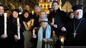 Friedenskette der Religionen (2)
