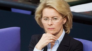 verteidigungsministerin-ursula-von-der-leyen-zieht-ihren-staatssekretaer-fuer-pannen-bei-ruestungsprojekten-zur-verantwortung-