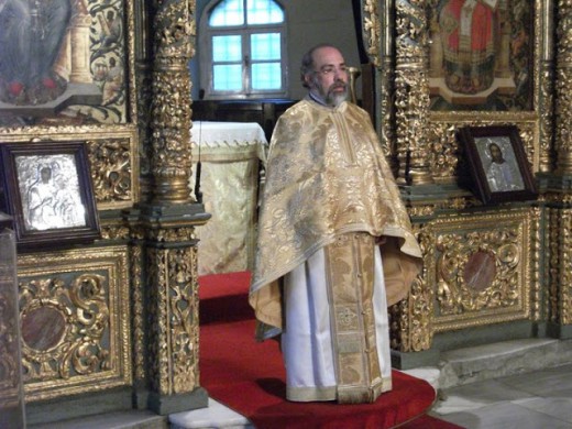 Ο π. Γεράσιμος Φραγκουλάκης λειτουργών στον Πατριαρχικό Ναό