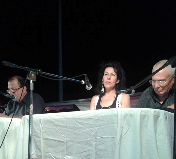 Ο συγγραφέας Πάνος Καλουδάς, η εικαστικός Σοφία Μητράκη, ο συνθέτης Γιώργος Κριμιζάκης κατα την διάρκεια της ομιλίας τους..