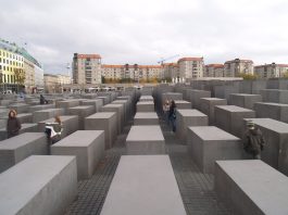 1933-1945: Πως ο Αδόλφος Χίτλερ προσπάθησε να μεταλλάξει τα Χριστούγεννα και την εορτή του Αϊ-Βασίλη σε εκδηλώσεις και φιέστες ναζιστικής προπαγάνδας