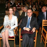 Η Χρυσάνθη Λεβέντη του Ιδρύματος Δράσης κατα του καρκίνου του Μαστού μαζί με τον τιμόμενο Δρ. Σταύρο Γεωργιάνο.