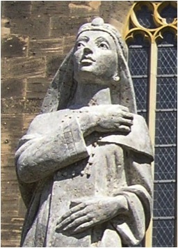 Άγαλμα της αυτοκράτειρας Θεοφανούς στο ναό της Μαρκτκίρχε της γερμανικής κωμόπολης Εσβέγκε, στην Έσση