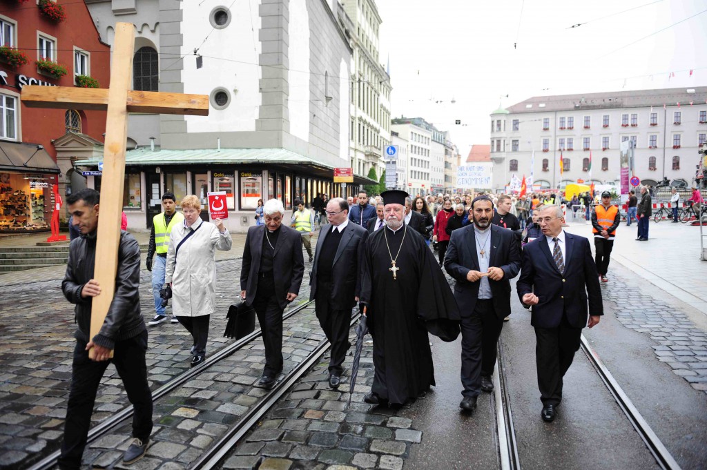 Kundgebung für verfolgte Christen, Schweigemarsch und Kreuzwegandacht (Pressestelle Bistum Augsburg)